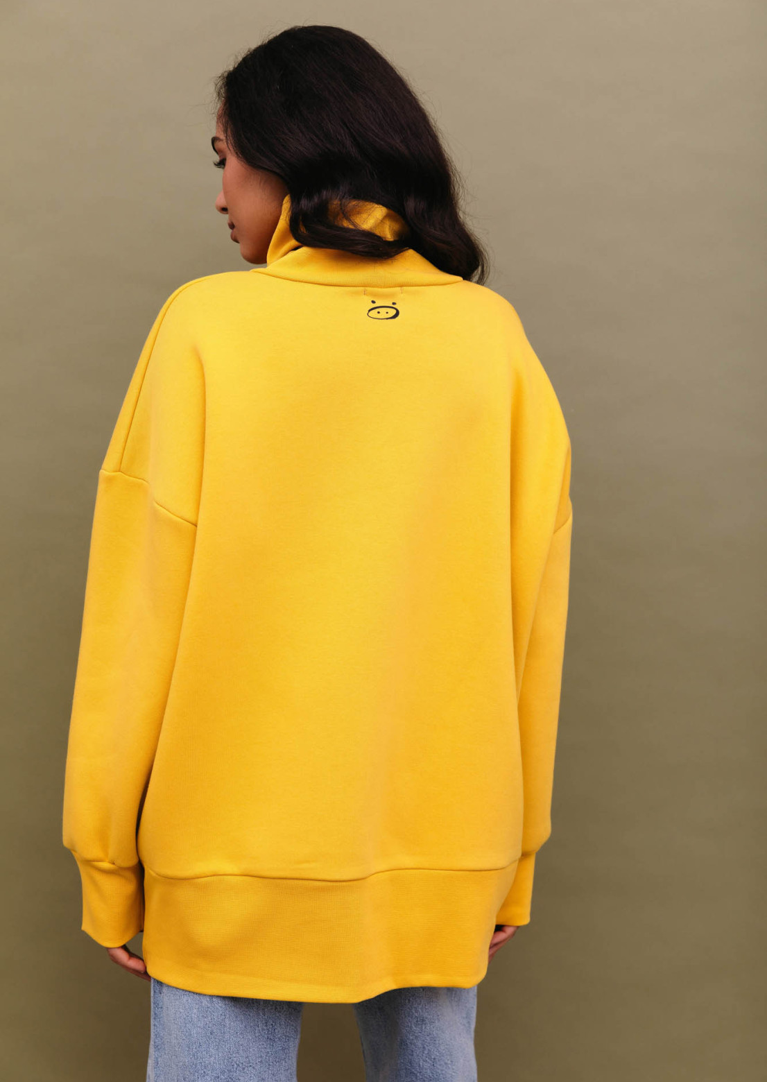 Oil Yellow color three-thread insulated sweatshirt with a pocket